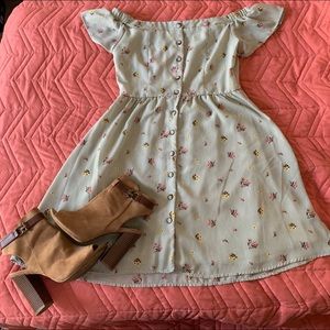 Off the shoulder dress 🌷